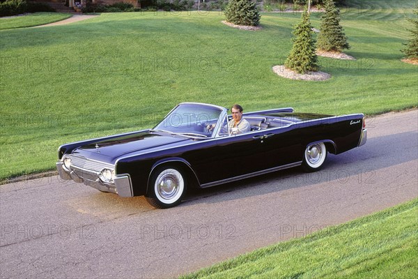 1962 Lincoln Continental convertible. Creator: Unknown.