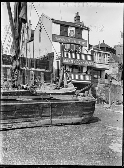 Prospect of Whitby, Wapping Wall, Wapping, Tower Hamlets, Greater London Authority, 1930s. Creator: Charles William  Prickett.