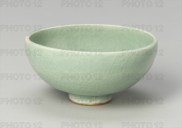 Bowl with Central Floret, Southern Song dynasty (1127-1279), 13th century.