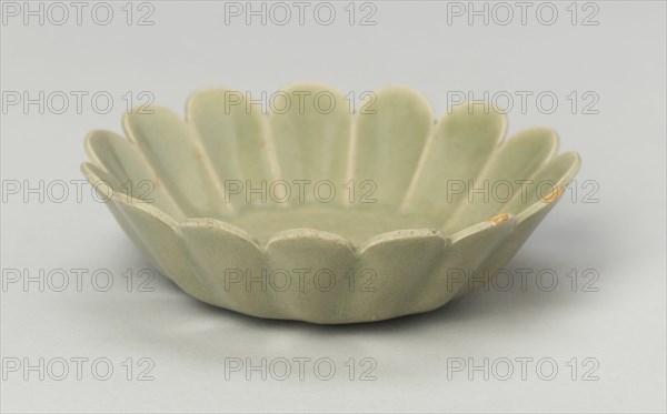 Scalloped-Rimmed Dish, Southern Song dynasty (1127-1279).