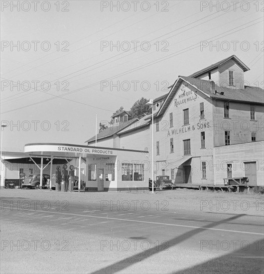 The Wilhelm mill closed ten years ago and service station..., Monroe, Benton County, Oregon, 1939. Creator: Dorothea Lange.