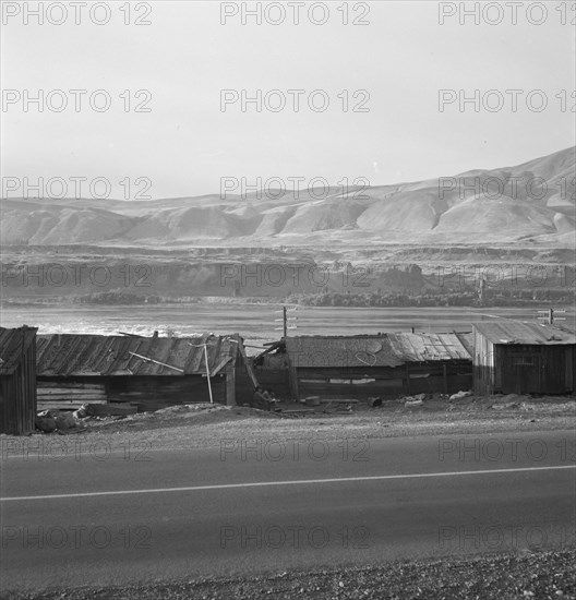 Yakima Indian valley on the Columbia River..., Celilo, Wasco County, Oregon, 1939. Creator: Dorothea Lange.