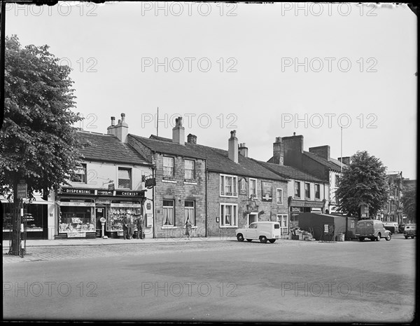 Red Lion public house, High Street, Skipton, Craven, North Yorkshire, 1957. Creator: George Bernard Mason.