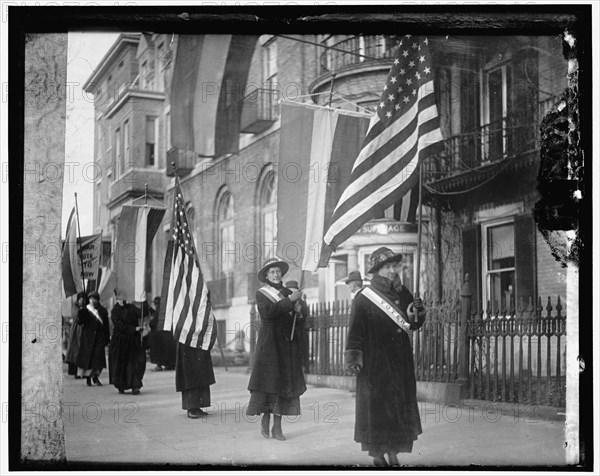 Suffragette Pickets, between 1910 and 1920.