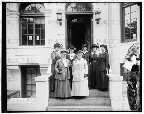 Woman's Committee Council of Nat'l Defense, between 1910 and 1920.