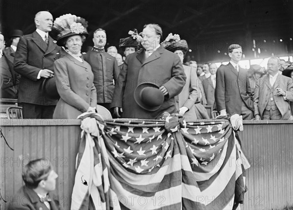 Baseball, Professional - President And Mrs. Taft; General Clarence Edwards, 1910.