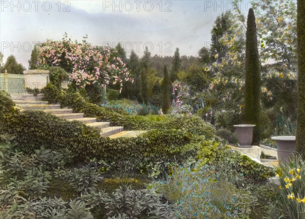 James Kennedy Moffitt house, 86 Sea View Avenue, Piedmont, California, 1917. Creator: Frances Benjamin Johnston.