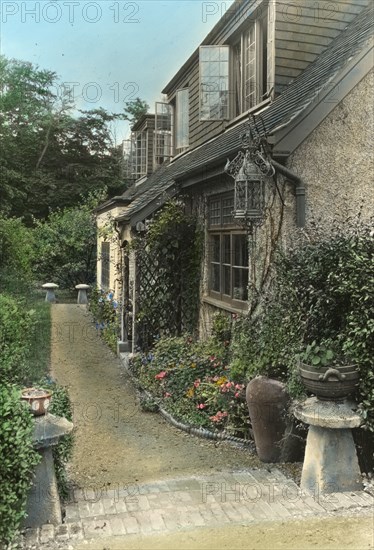 Wellsbridge Cottage, Philip Herbert Martineau house, Wellsbridge (near Ascot), England, 1925. Creator: Frances Benjamin Johnston.