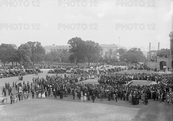 Bible Society Open Air Meeting, East Front of The Capitol, 1917. Washington, DC.