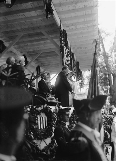 Statue of Commodore John Barry unveiled, Washington DC, 16 May 1914.  Creator: Harris & Ewing.