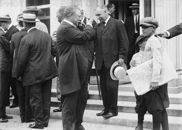 Low, Seth, Mayor of New York City - Right Center, 1913.