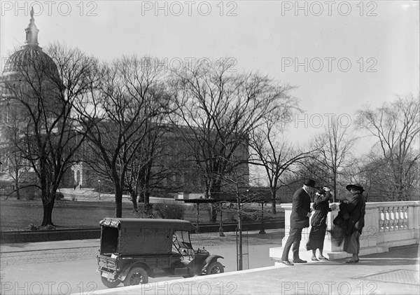 Martin, Anne Henrietta, National Chairman, National Women Party, 1926-, with Senator Clapp, 1918.