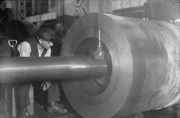 Navy Yard, U.S., Washington - Boring Breech of 14 Inch Gun, 1917.