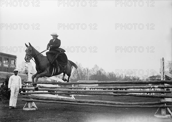 Potts, Mrs. Alan - Horse Show, 1914.