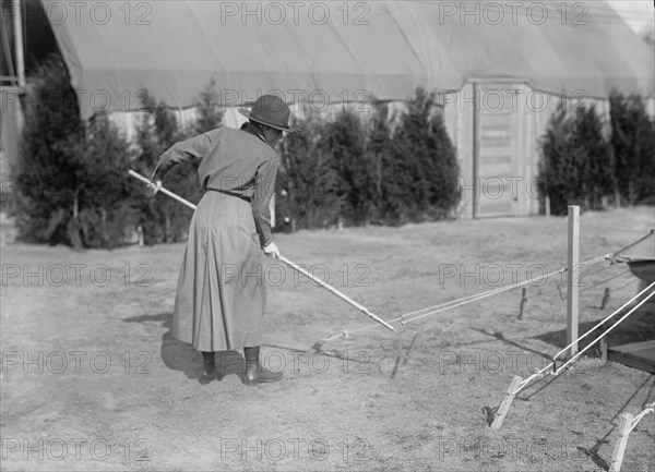 Woman's National Service School, Under Woman's Section, Navy League, Mrs. Lippitt of Rhode Island, 1916.