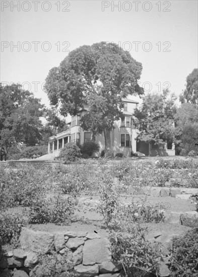 Stevenson, Robert Louis, Mrs., house, 1921 or 1922. Creator: Arnold Genthe.