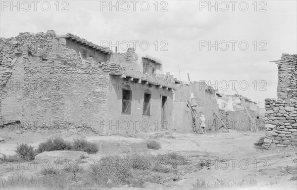 Acoma, New Mexico area views, between 1899 and 1928. Creator: Arnold Genthe.