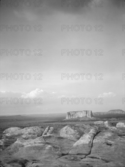 Acoma, New Mexico area views, between 1899 and 1928. Creator: Arnold Genthe.