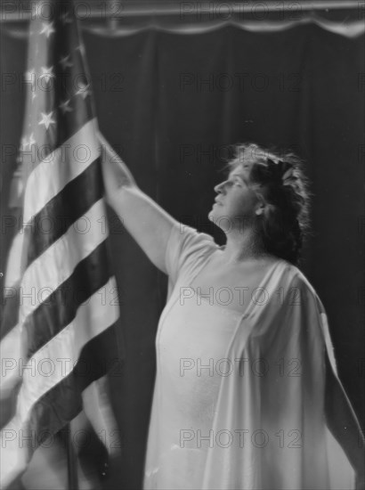 Lawton, Mary, Miss, portrait photograph, 1915. Creator: Arnold Genthe.