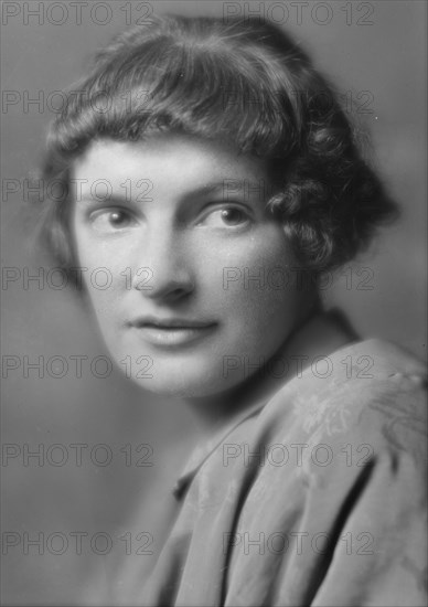 Randolph, Clemence, Miss, portrait photograph, 1914 Oct. 29. Creator: Arnold Genthe.