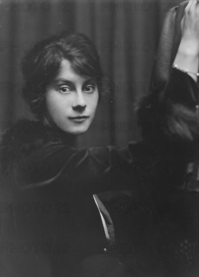 Victor, Rose, Miss, portrait photograph, not before 1916. Creator: Arnold Genthe.