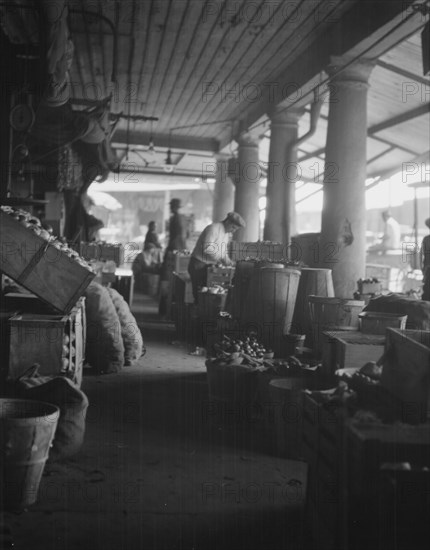 Market scene, New Orleans, between 1920 and 1926. Creator: Arnold Genthe.