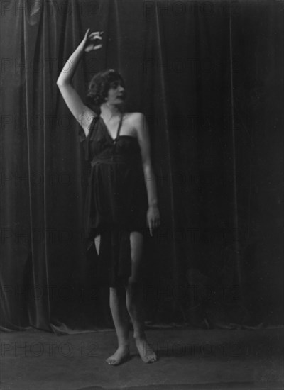 Isadora Duncan dancer, between 1915 and 1923. Creator: Arnold Genthe.