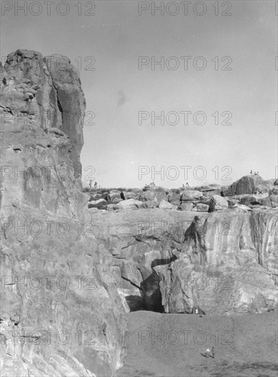 Acoma, New Mexico area views, between 1899 and 1928. Creator: Arnold Genthe.