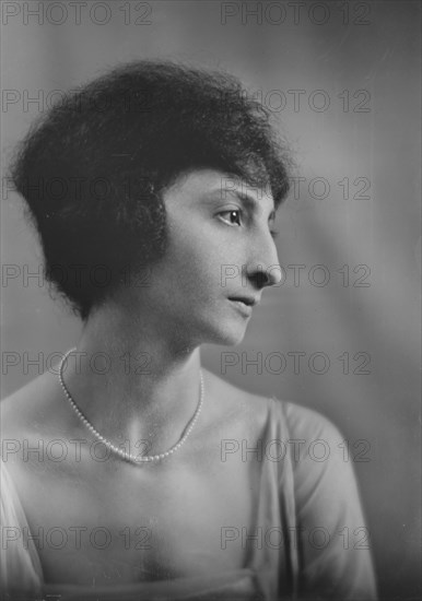 Miss Renee Schmoll, portrait photograph, 1919 Apr. 7. Creator: Arnold Genthe.