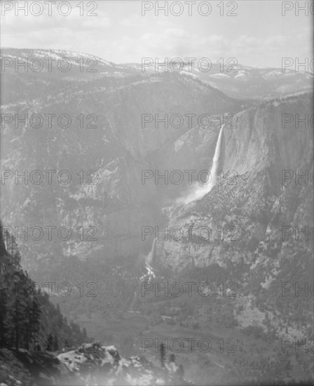 Travel views of Yosemite National Park, between 1903 and 1906. Creator: Arnold Genthe.