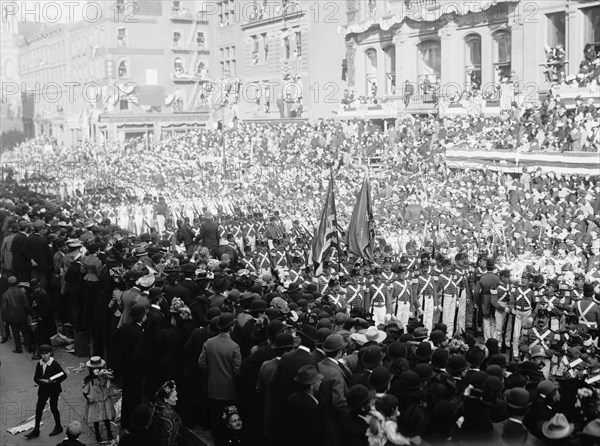 7th Regiment, New York National Guard, Dewey land parade, 1899 Sept 30. Creator: Unknown.