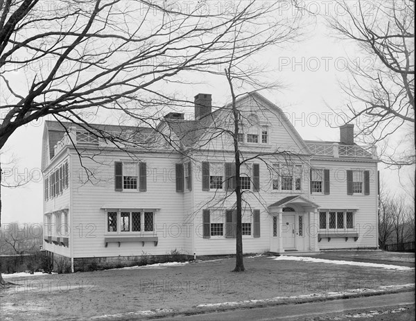 Club house, exterior, New York City, between 1900 and 1910. Creator: William H. Jackson.