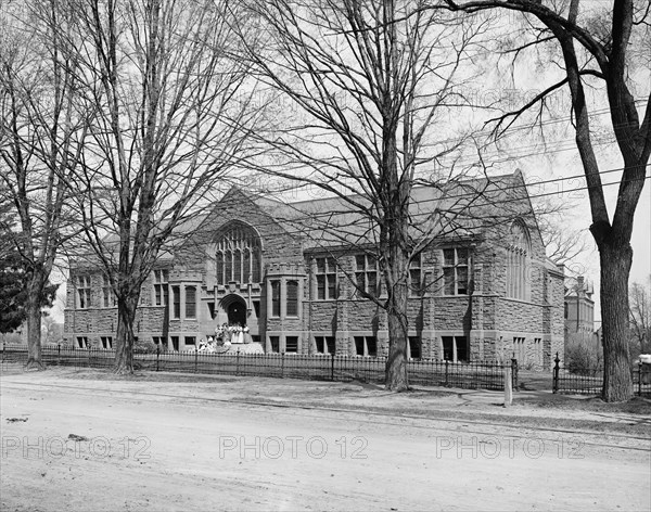 Library, Mount Holyoke College, Mass., between 1900 and 1910. Creator: William H. Jackson.