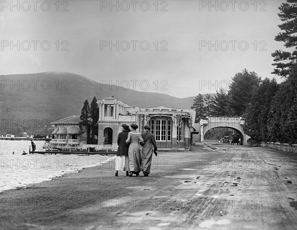 The Shore Road and casino, Fort William Henry Hotel, between 1910 and 1920. Creator: Unknown.