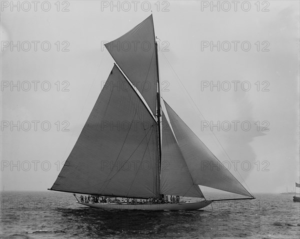 Defender, 1895 July 20, c1895. Creator: John S Johnston.