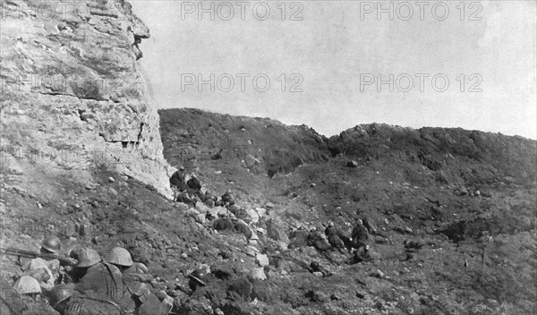 'Dans l'enceinte du Fort de Douaumont, le 22 mai a 15 heures, trois heures apres l'assaut..., 1916. Creator: Unknown.