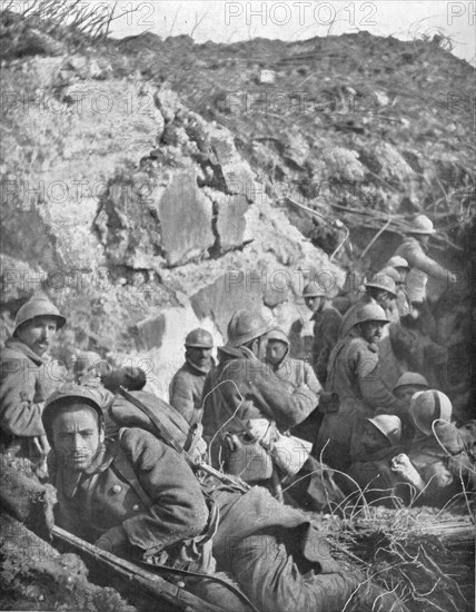 'La phase triomphante de Verdun; Nos coloniaux dans les fosses du fort de Douaumont', 1916. Creator: Unknown.