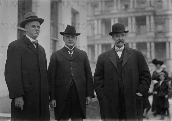 Senators Kenyon, Works, and Cummings [i.e., Cummins], 1913. Creator: Bain News Service.