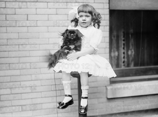 Dorothy Lulow & "Sing Bell", between c1910 and c1915. Creator: Bain News Service.