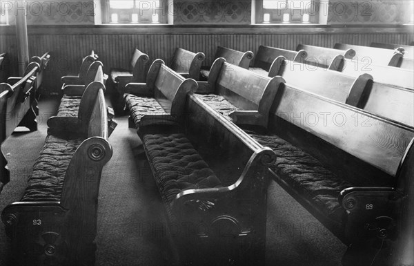 Lincoln pew, N.Y. Ave. church, Wash'n, 1913. Creator: Bain News Service.