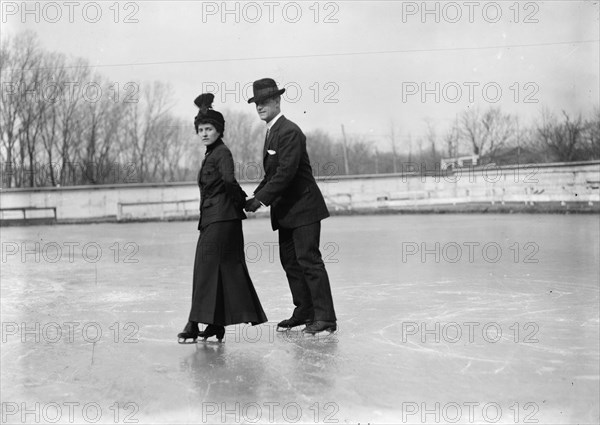 R.P. Hobson & wife, between c1910 and c1915. Creator: Bain News Service.