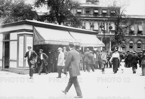 Milk 1 cent - City Hall Park, N.Y., between c1910 and c1915. Creator: Bain News Service.