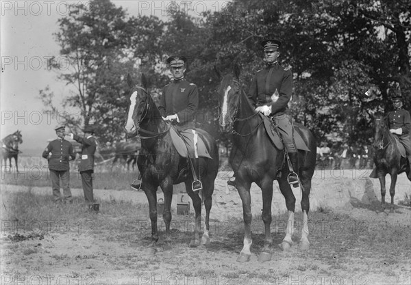 Maj. F. W. Sladen & Lt. H.D. Higley, 1926. Creator: Bain News Service.