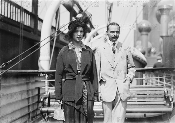 Jay Gould & wife, between c1910 and c1915. Creator: Bain News Service.