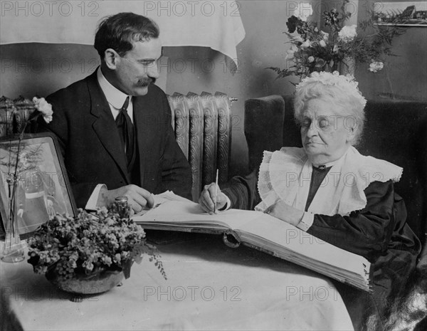 Mary Kennon Evans registers, between c1910 and c1915. Creator: Bain News Service.