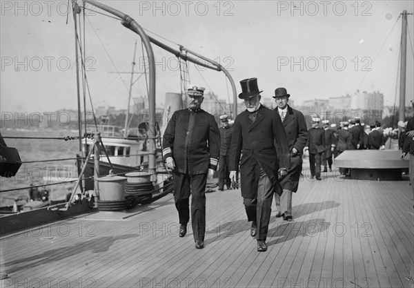 Adm. Badger & Mayor Gaynor, 1913. Creator: Bain News Service.