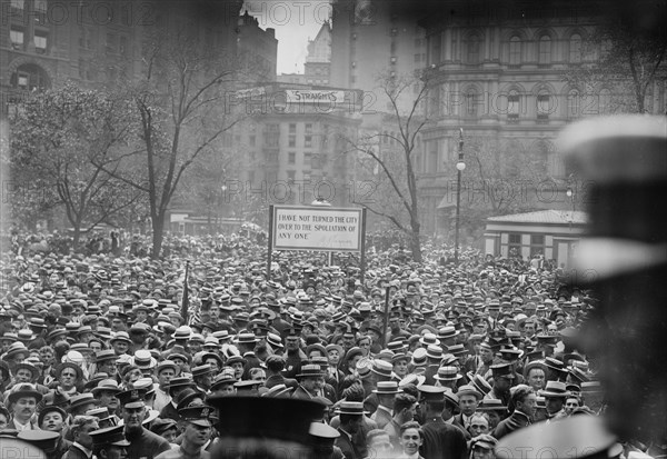 Crowd at Gaynor notification 9/3/13, 1913. Creator: Bain News Service.