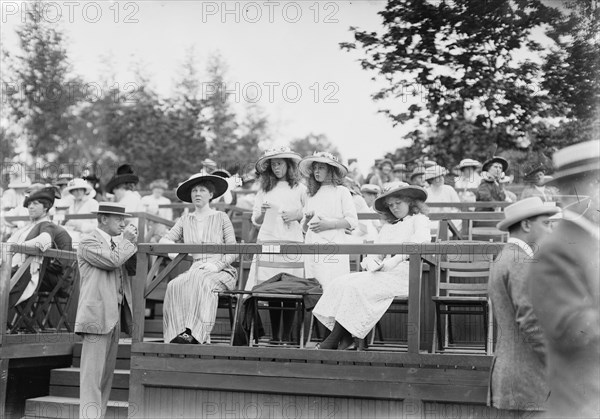 W. Goadby Loew, wife & daughters, 1913. Creator: Bain News Service.