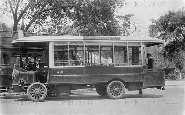 5th Ave. bus, between c1910 and c1915. Creator: Bain News Service.