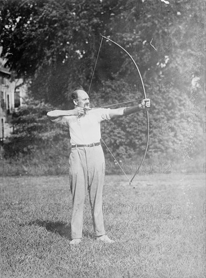 Louis C. Smith - archery, between c1910 and c1915. Creator: Bain News Service.